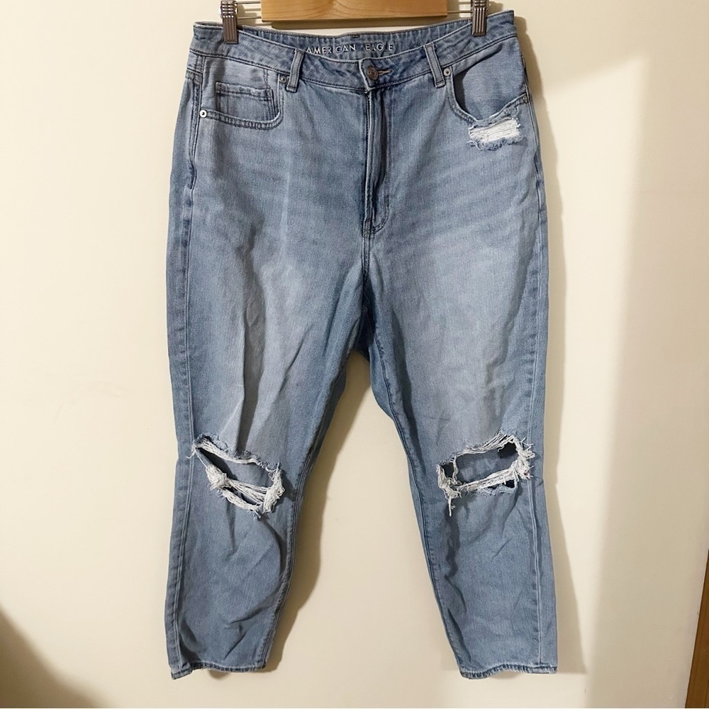 American Eagle Womens Distressed Mom Jeans Light Wash Size 14